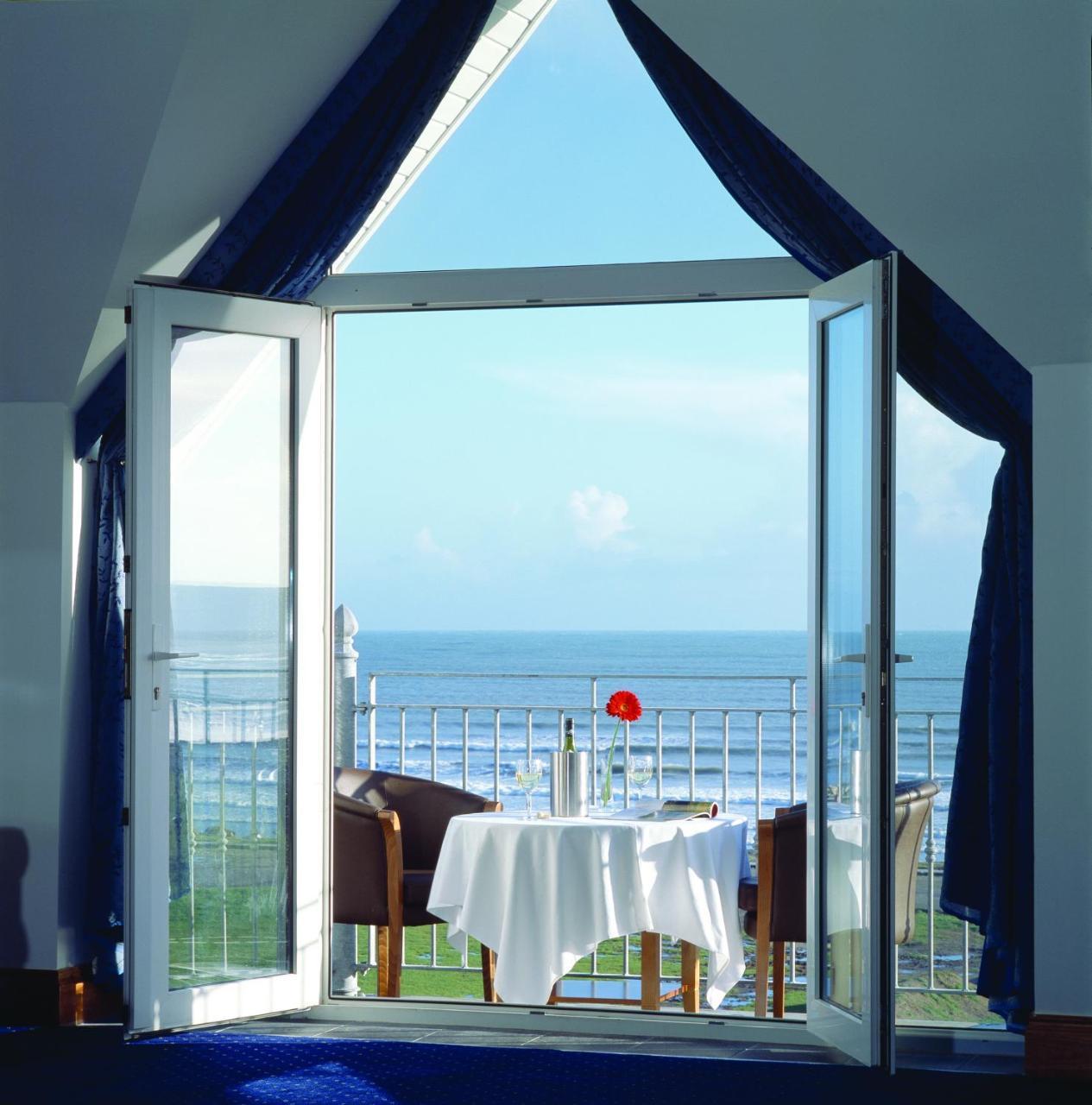 Garryvoe Hotel แบลลีคัตตอน ภายนอก รูปภาพ